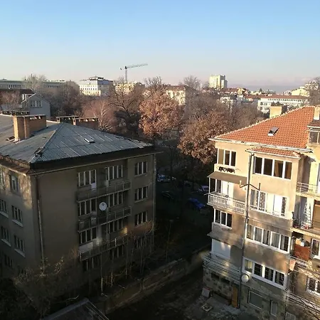 1 Bedrm Near Bnt, University Apartment *