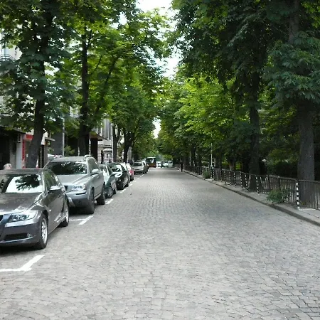 1 Bedrm Near Bnt, University *